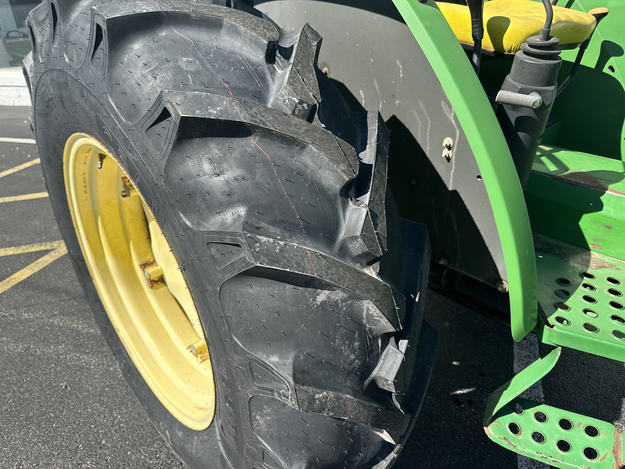 2001 John Deere 5410 Image 8