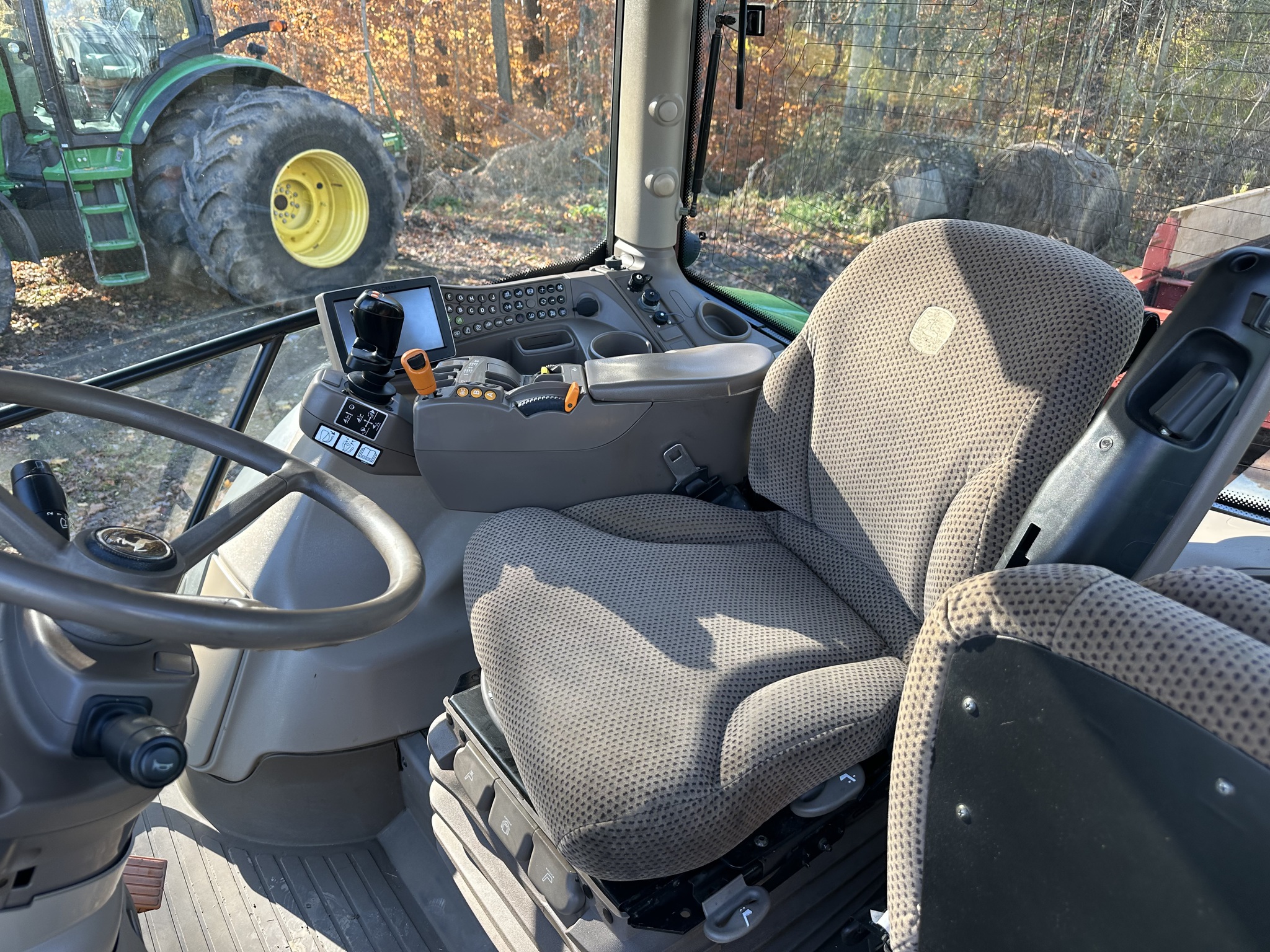 2014 John Deere 6140R Image 5