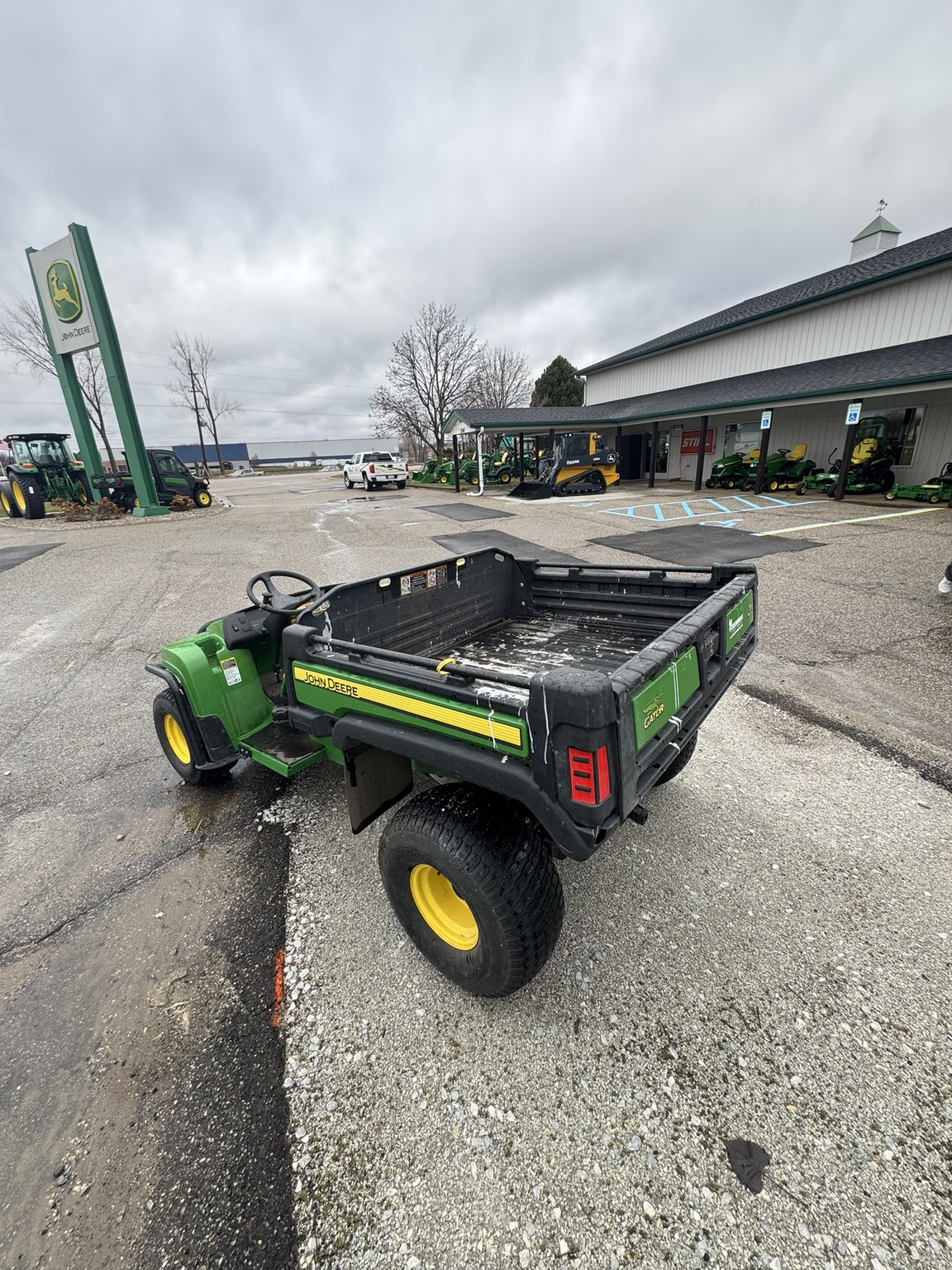 2017 John Deere TX 4X2 Image 4