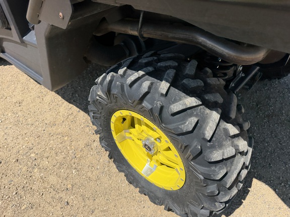 2025 John Deere XUV 845M - Photo14