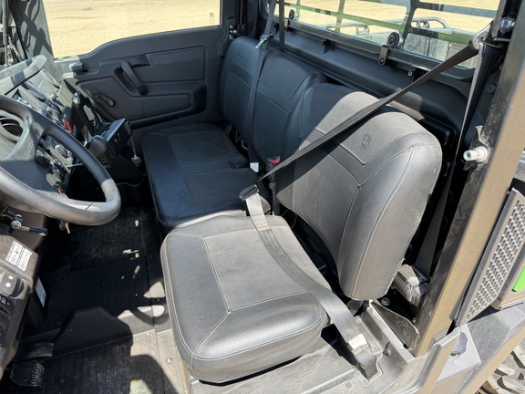 2025 John Deere XUV 845M - Photo19