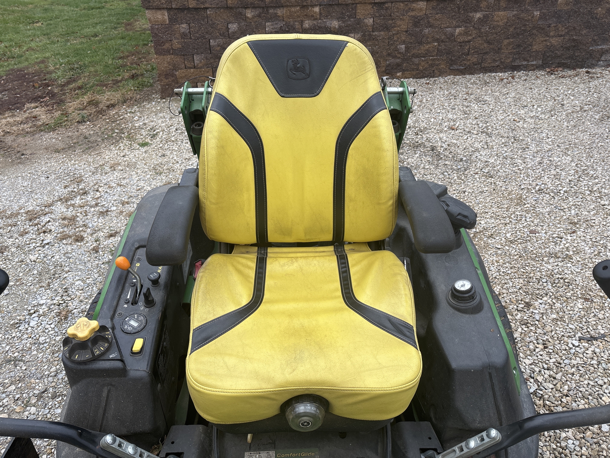Used 2021 John Deere Z950M Zero Turn Mowers at Koenig Equipment in Greenfield, IN - PhotoXL9