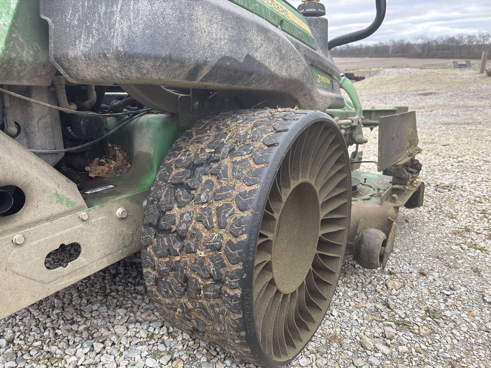Used 2021 John Deere Z950M Zero Turn Mowers at Koenig Equipment in Greenfield, IN - PhotoXL11