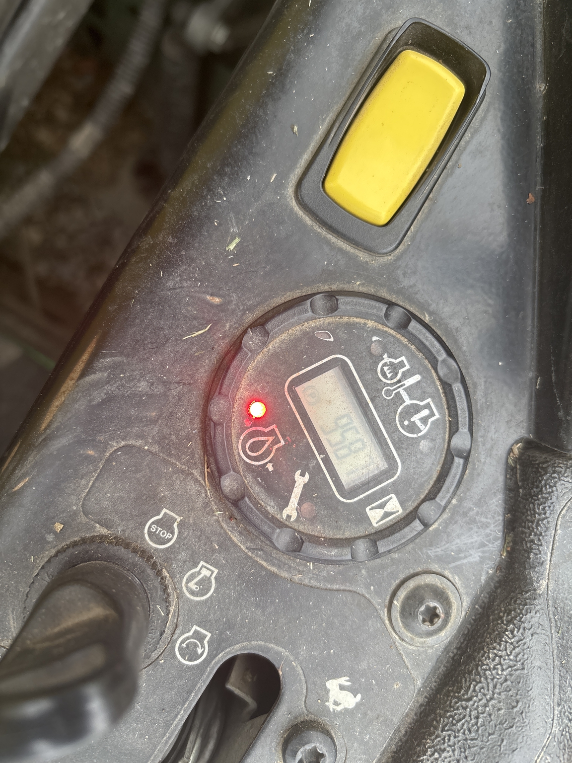 Used 2021 John Deere Z950M Zero Turn Mowers at Koenig Equipment in Greenfield, IN - PhotoXL17