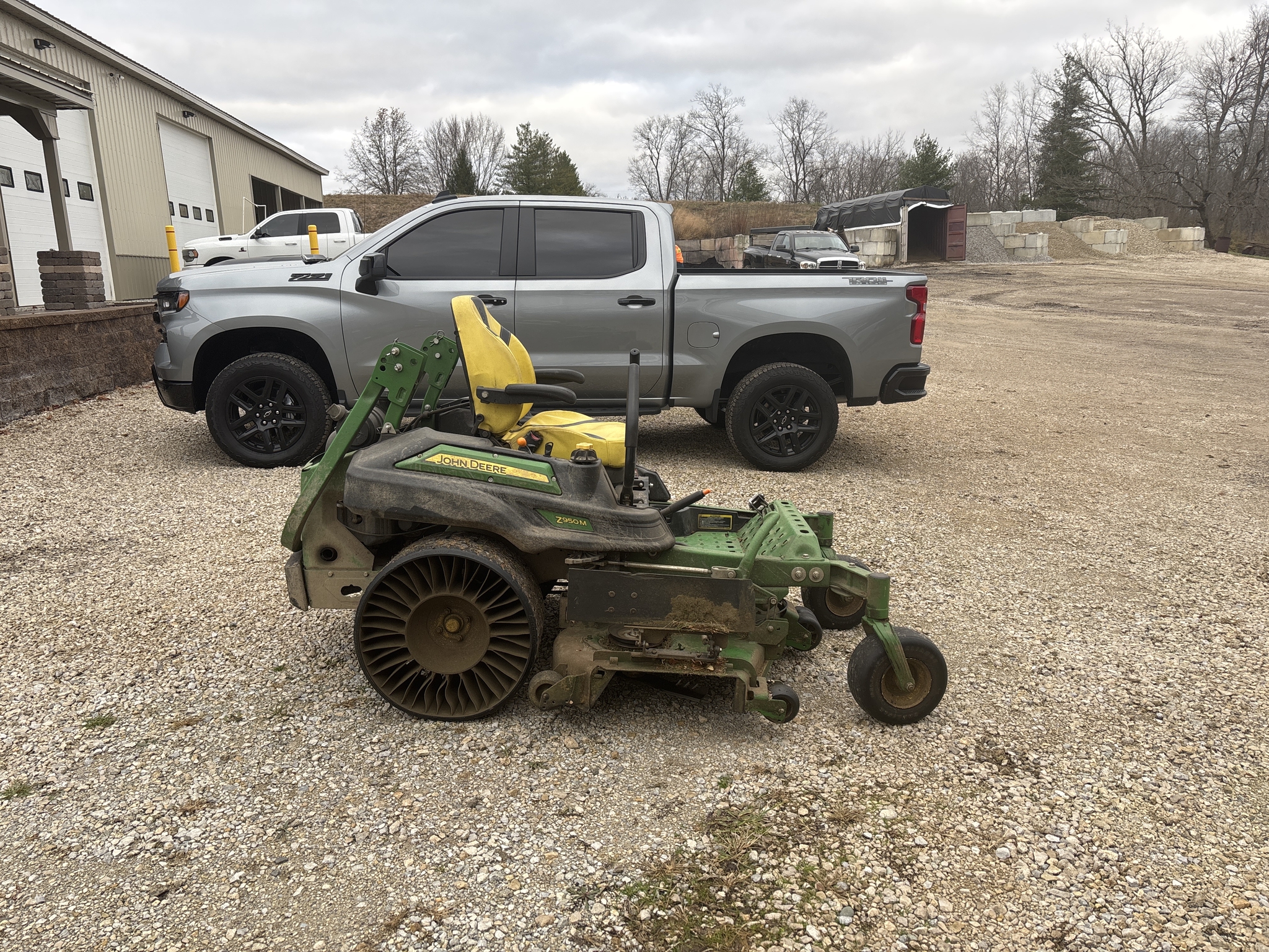 Used 2021 John Deere Z950M Zero Turn Mowers at Koenig Equipment in Greenfield, IN - PhotoXL3