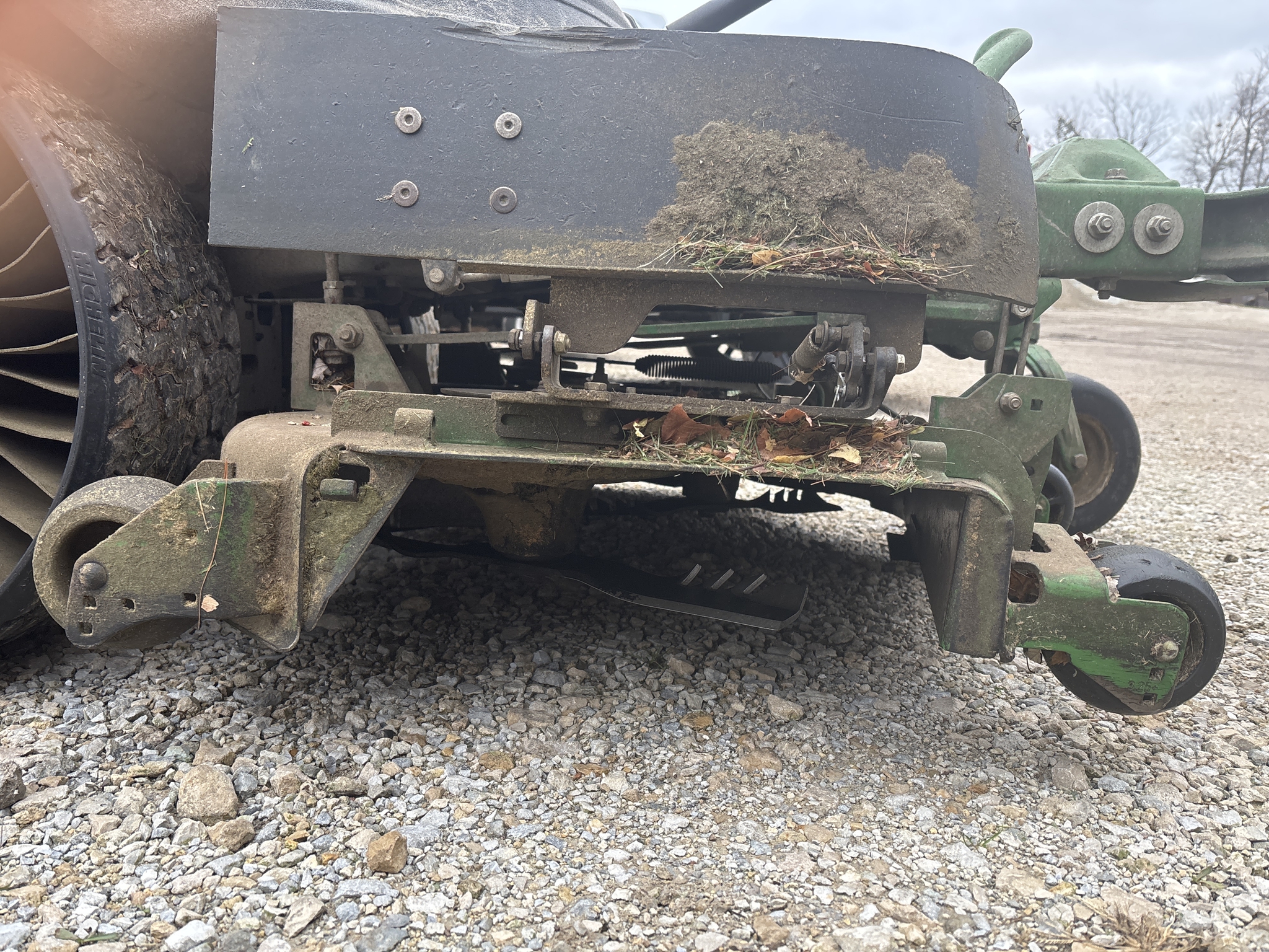 Used 2021 John Deere Z950M Zero Turn Mowers at Koenig Equipment in Greenfield, IN - PhotoXL14