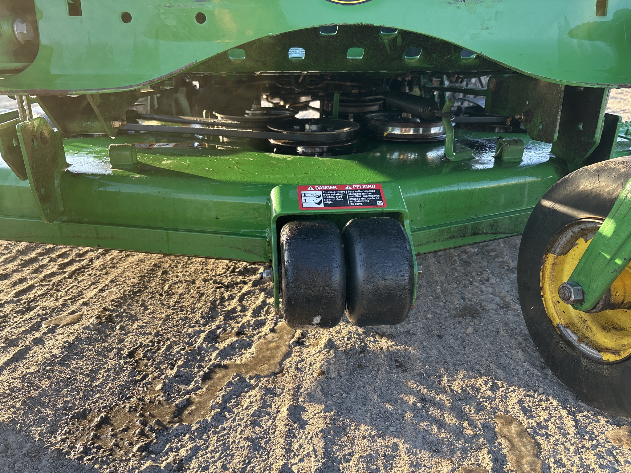 Used 2021 John Deere Z950M Zero Turn Mowers at Koenig Equipment in Greenfield, IN - PhotoXL11