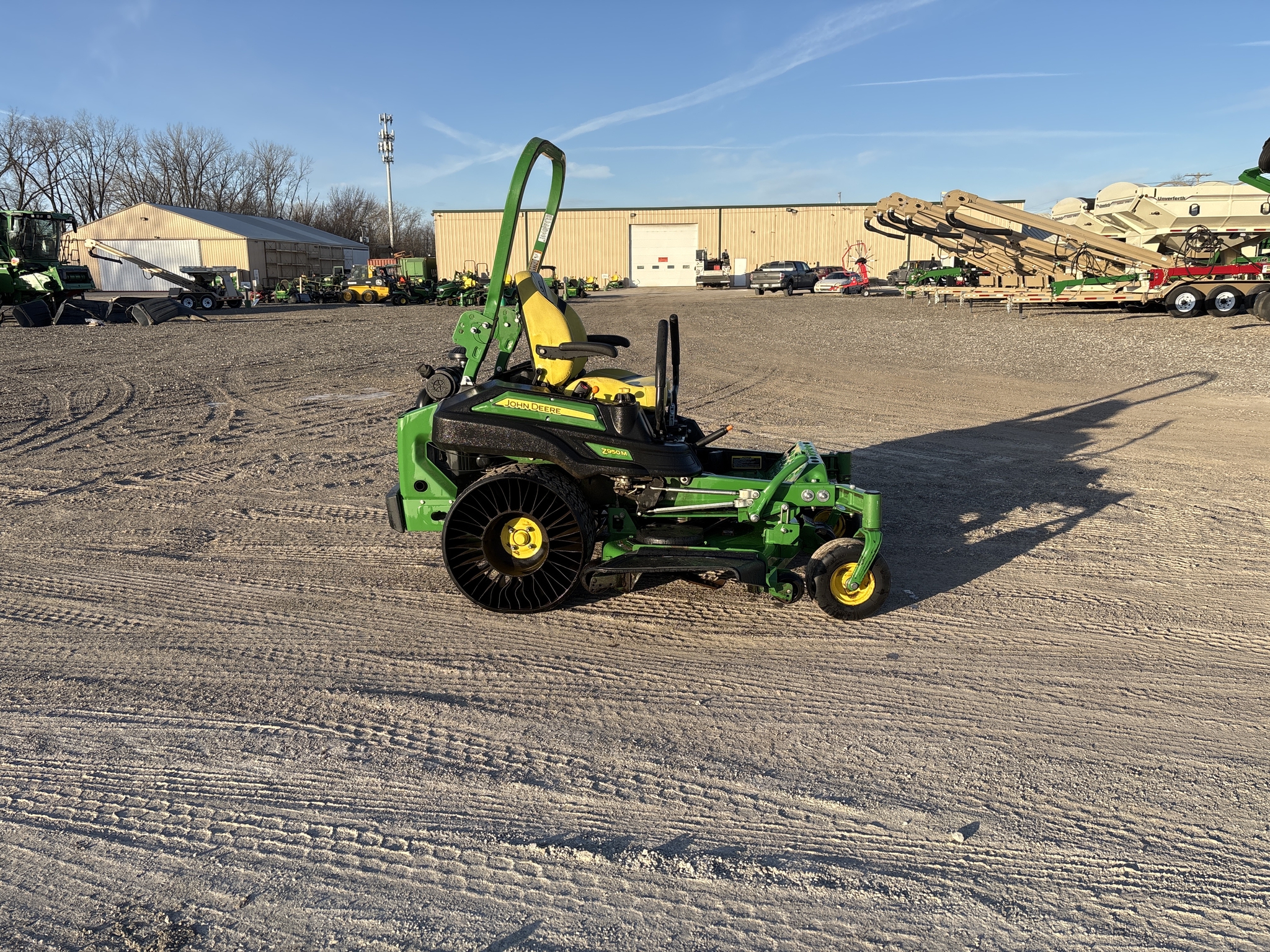 Used 2021 John Deere Z950M Zero Turn Mowers at Koenig Equipment in Greenfield, IN - PhotoXL3