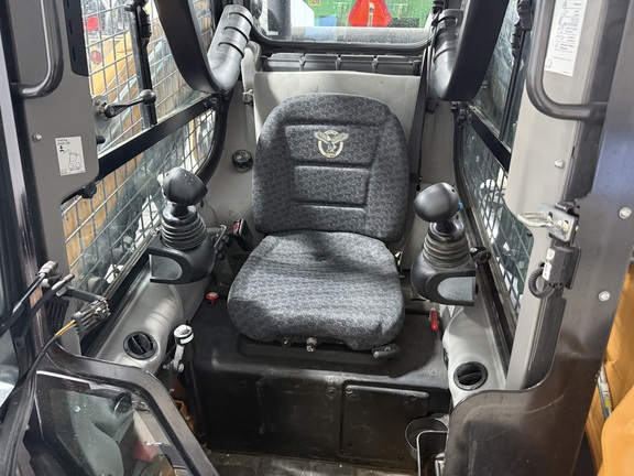 2017 Case SV340 - Photo7