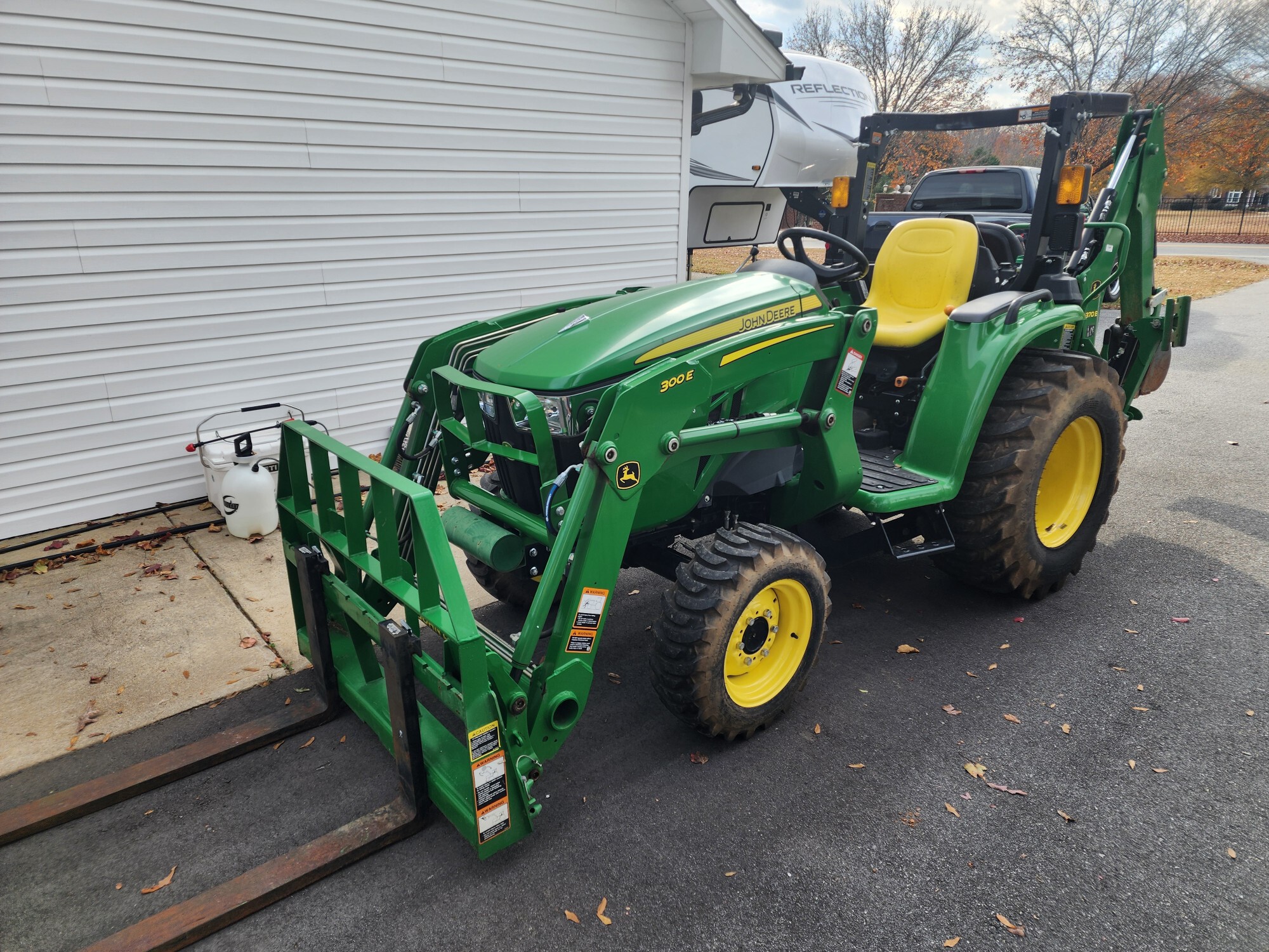 2022 John Deere 3025E Image 1