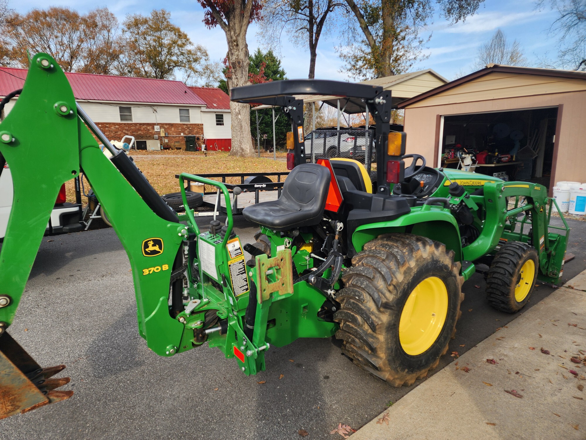 2022 John Deere 3025E Image 4