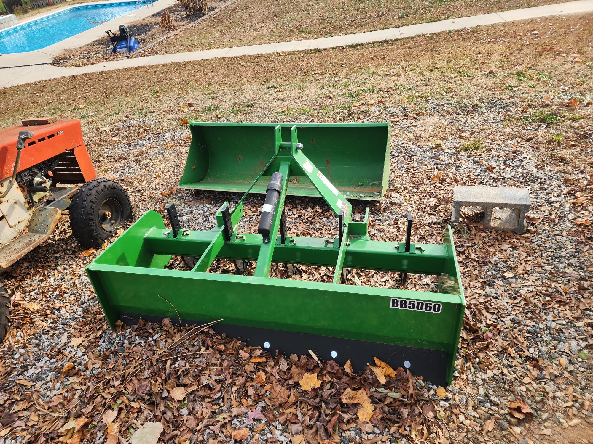 2022 John Deere 3025E Image 5