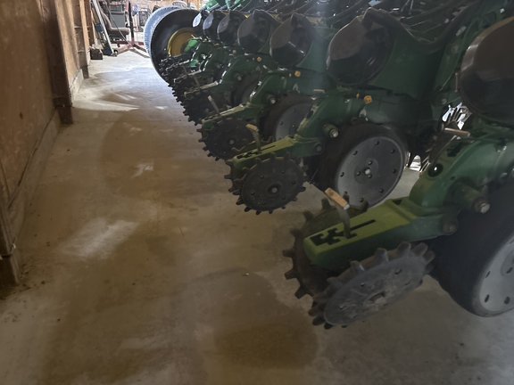 Used 2015 John Deere 1775NT Planters: Drawn at Koenig Equipment in Greenfield, IN - Photo5