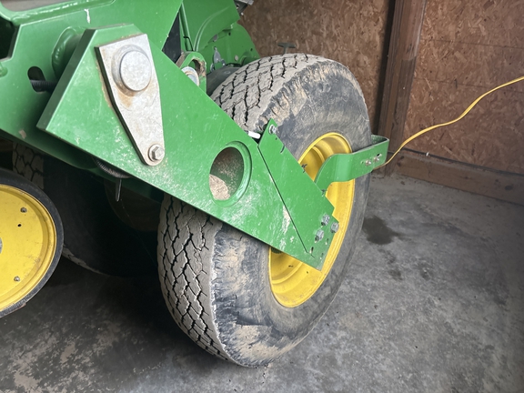 Used 2015 John Deere 1775NT Planters: Drawn at Koenig Equipment in Greenfield, IN - Photo13