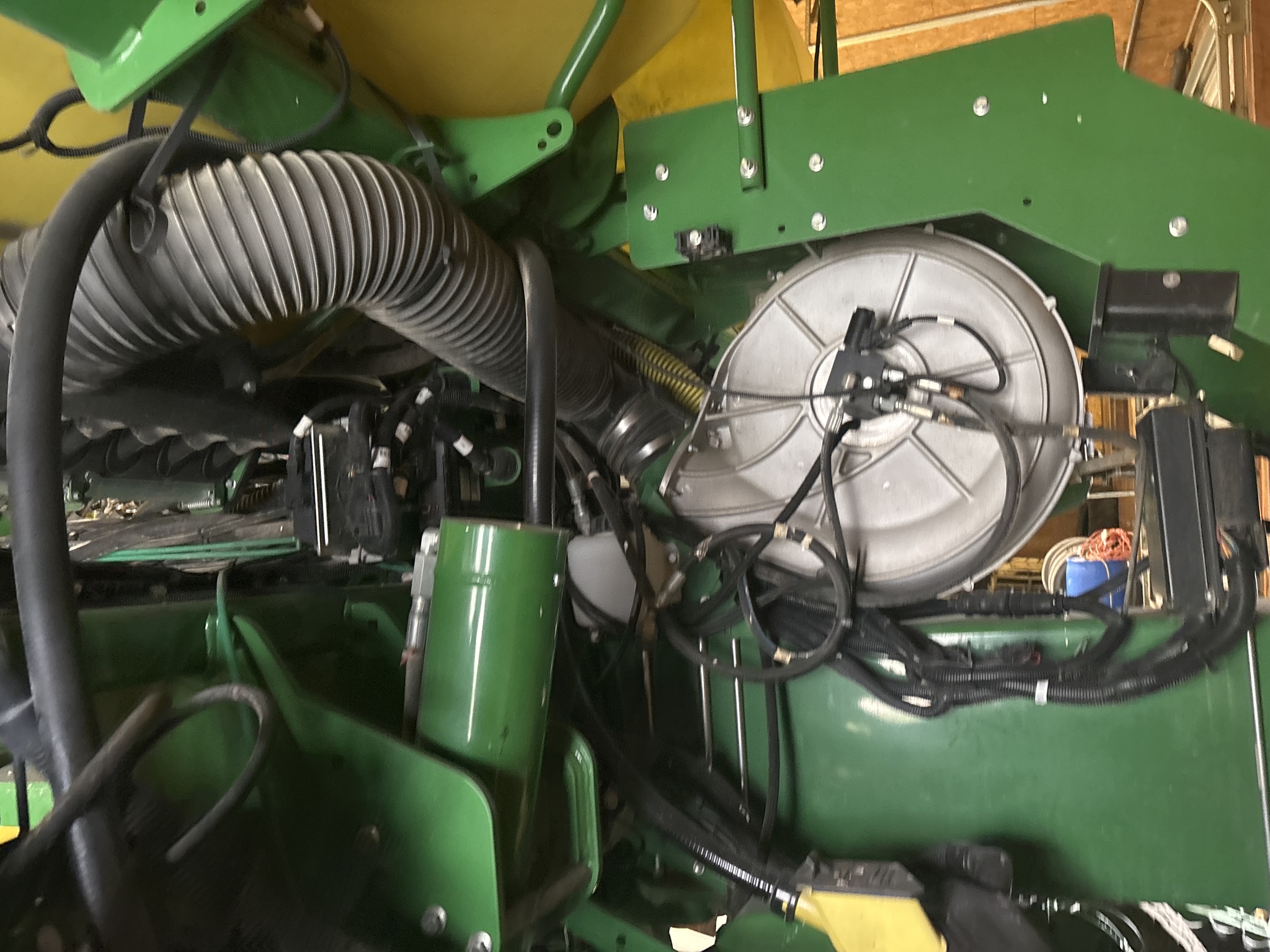 Used 2015 John Deere 1775NT Planters: Drawn at Koenig Equipment in Greenfield, IN - PhotoXL9