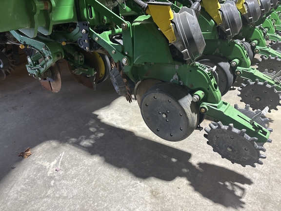 Used 2015 John Deere 1775NT Planters: Drawn at Koenig Equipment in Greenfield, IN - Photo6