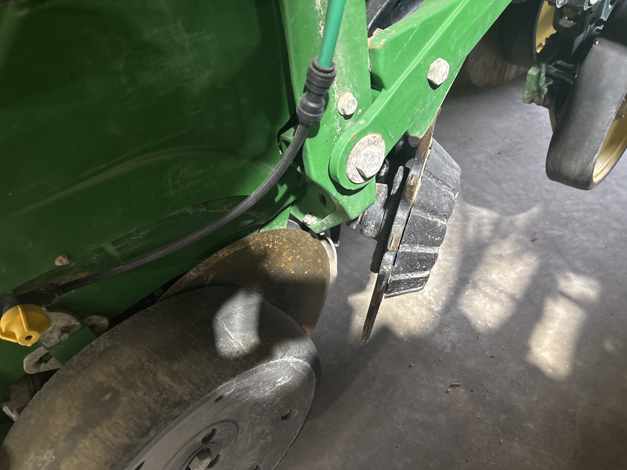 Used 2015 John Deere 1775NT Planters: Drawn at Koenig Equipment in Greenfield, IN - PhotoXL12