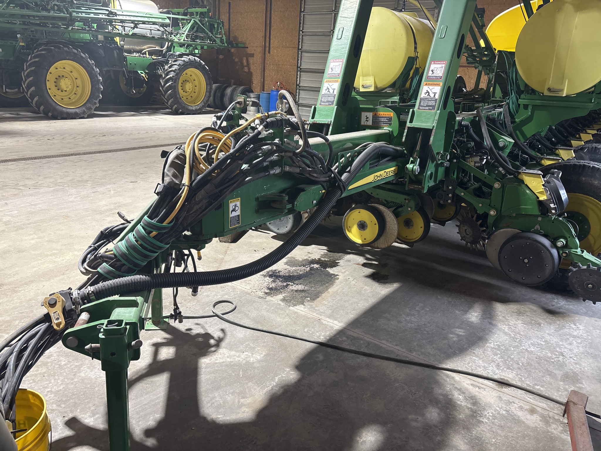 Used 2015 John Deere 1775NT Planters: Drawn at Koenig Equipment in Greenfield, IN - PhotoXL8