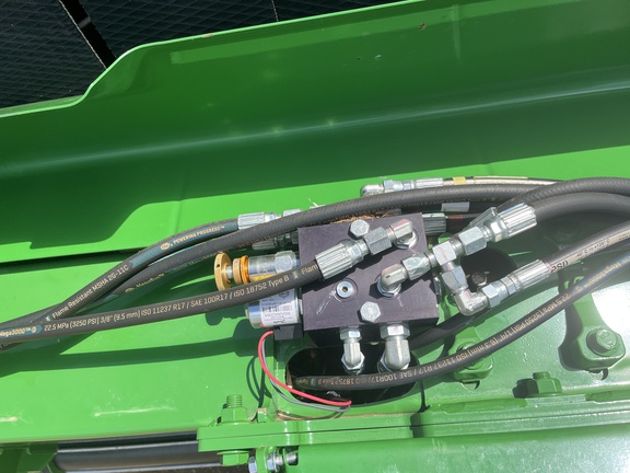 2024 John Deere 561M (12th thumbnail)