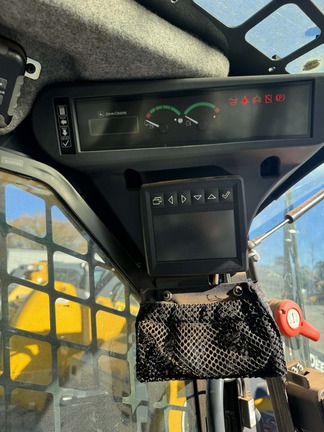 2023 John Deere 325G