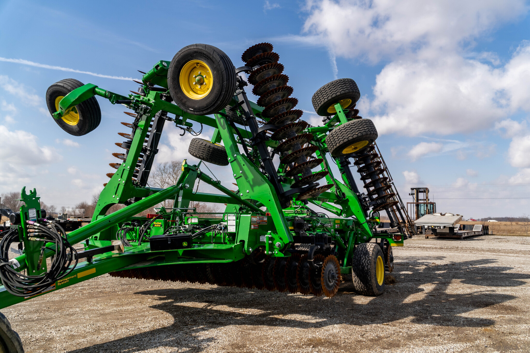 Used 2024 John Deere 2660VT Vertical Tillage at Koenig Equipment in Greensburg, IN - PhotoXL1
