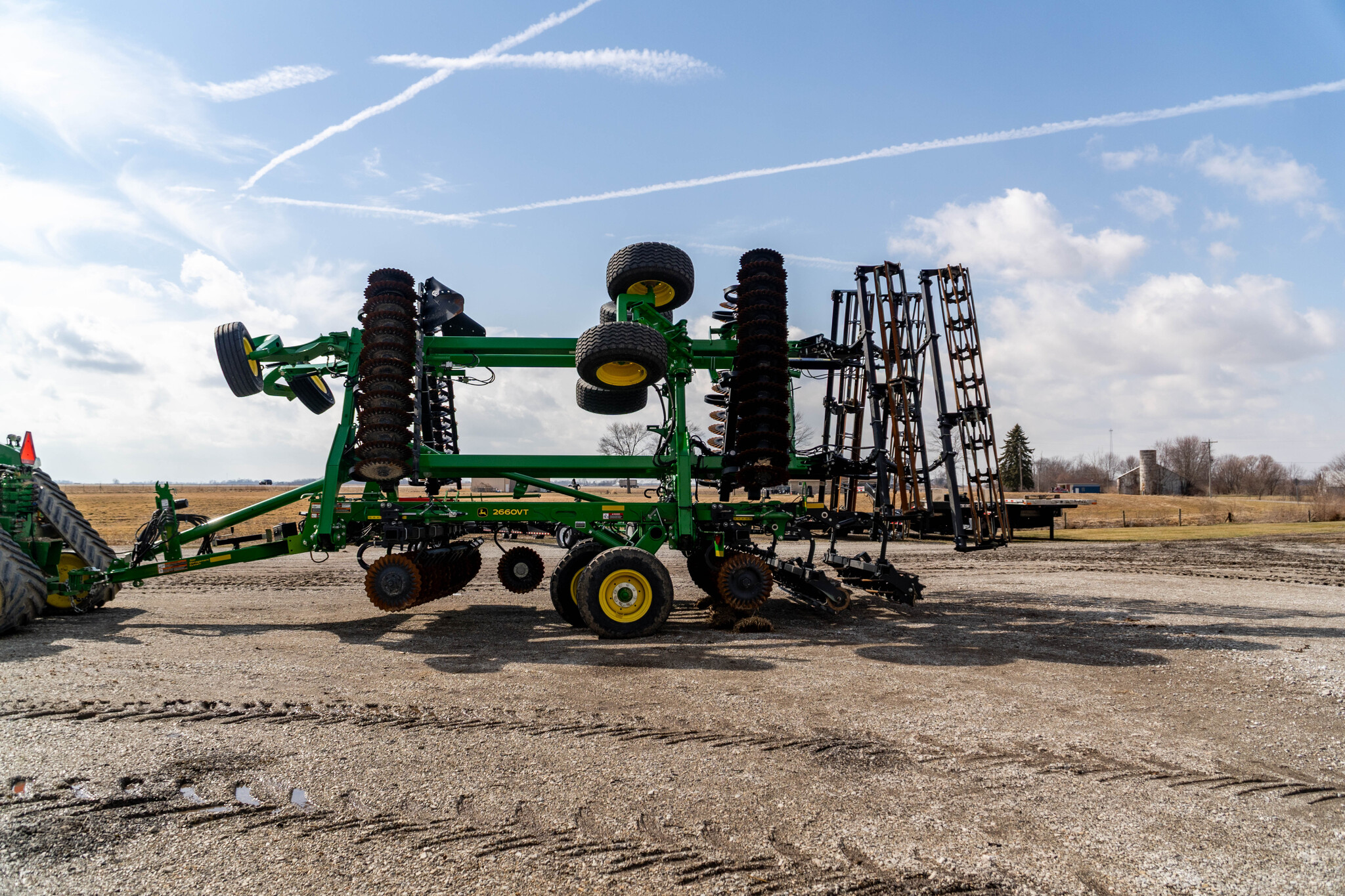 Used 2024 John Deere 2660VT Vertical Tillage at Koenig Equipment in Greensburg, IN - PhotoXL2