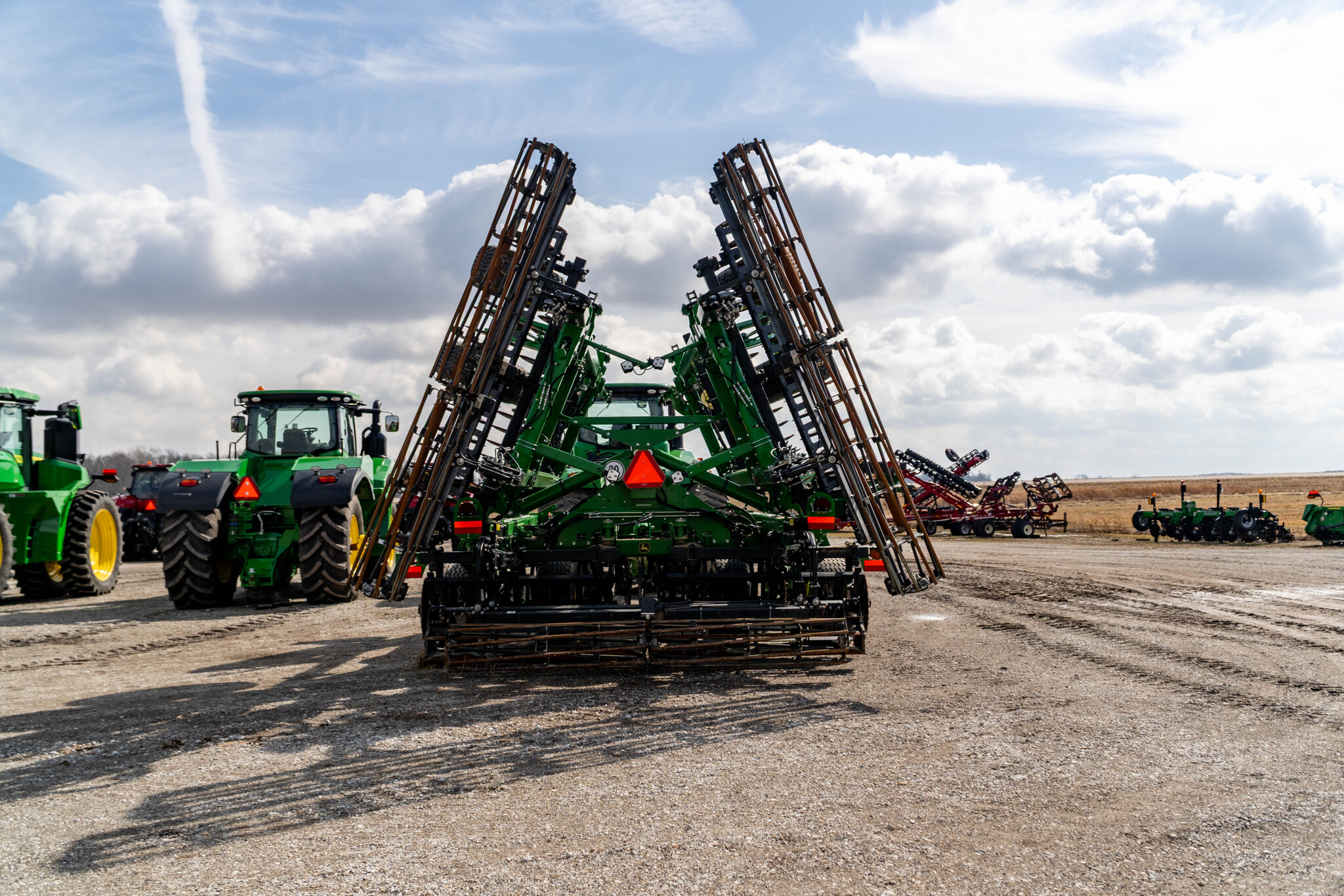Used 2024 John Deere 2660VT Vertical Tillage at Koenig Equipment in Greensburg, IN - PhotoXL4