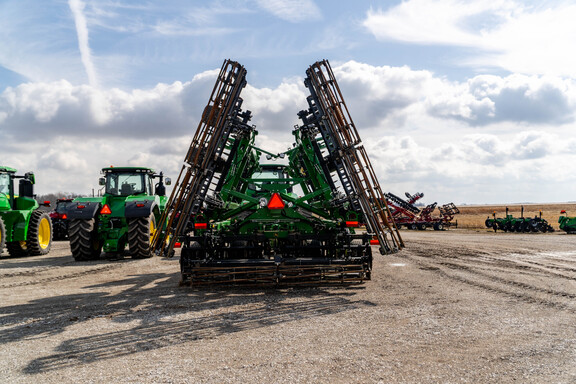 Used 2024 John Deere 2660VT Vertical Tillage at Koenig Equipment in Greensburg, IN - Photo4