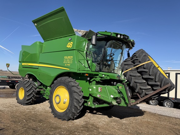  John Deere S770