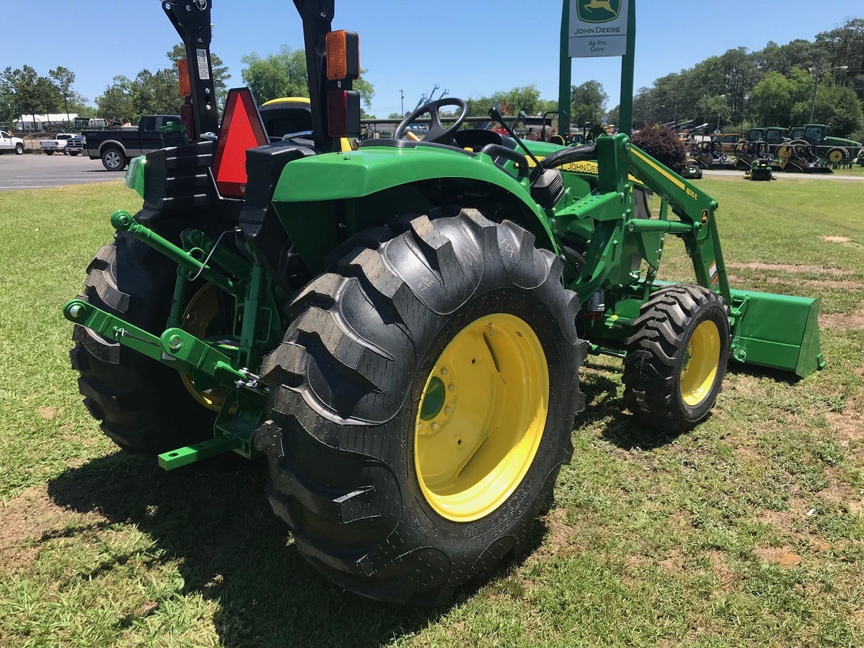 2026 John Deere 4044M Image 5