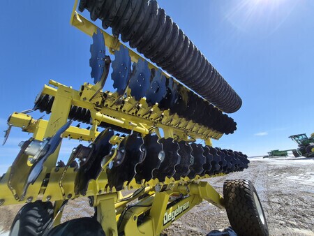 Used 2016 Degelman PTL26 Vertical Tillage at Horizon Ag & Turf in St. Paul, AB - Photo9