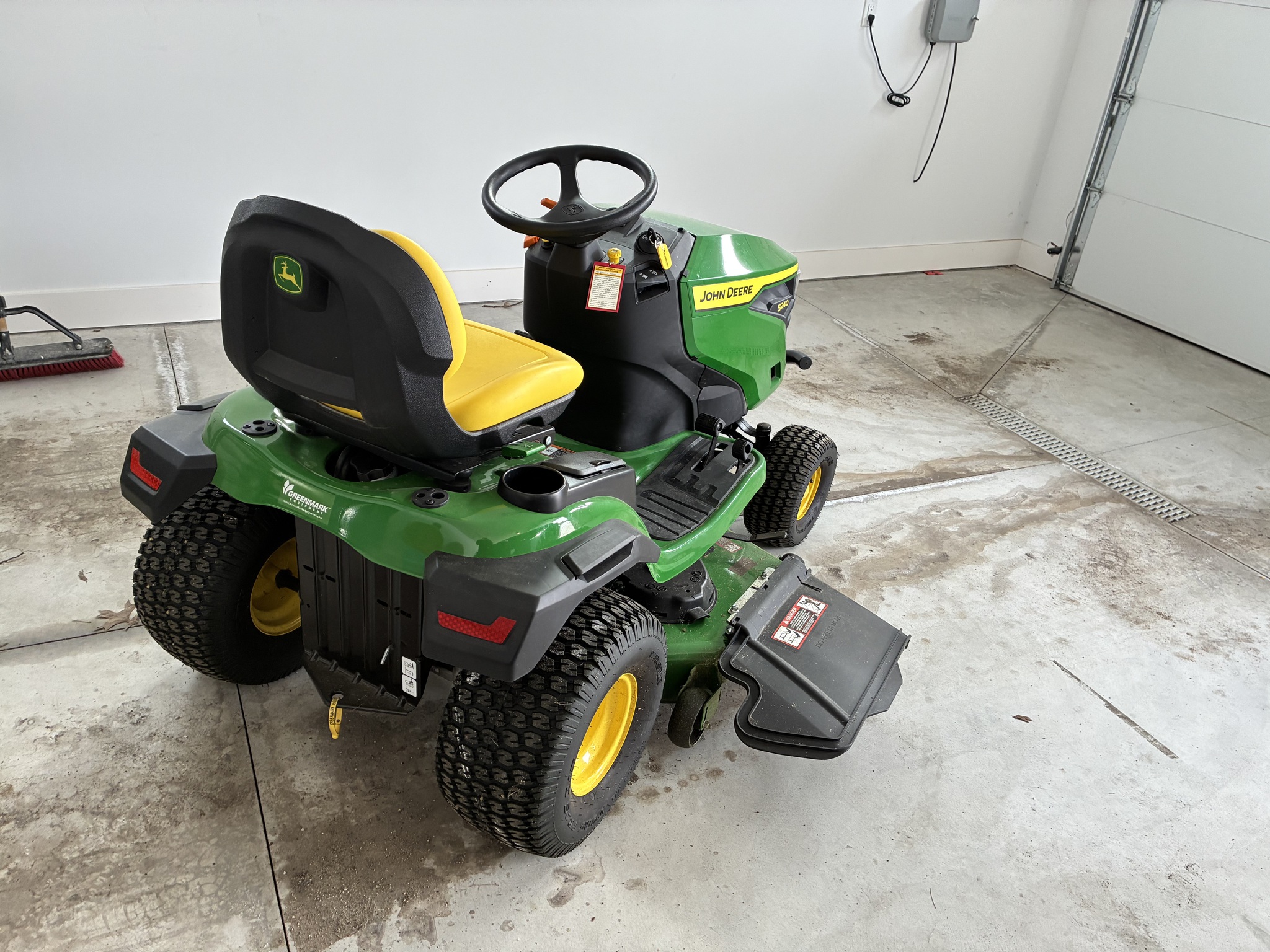 2025 John Deere S240 Image 3