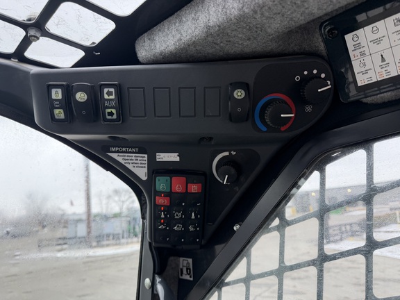 2023 John-Deere 325G