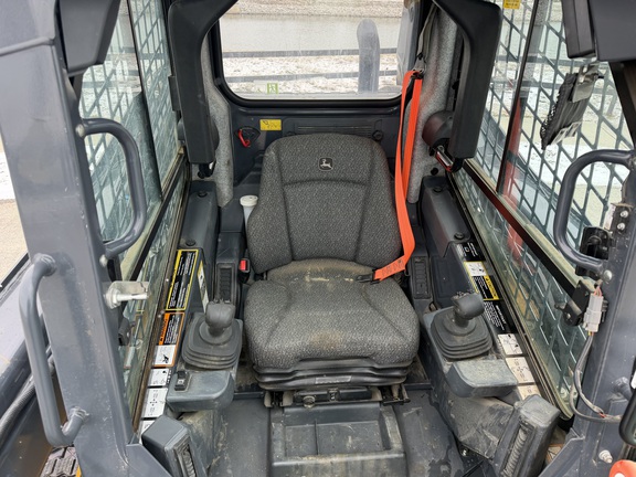 2023 John-Deere 325G