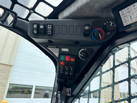 2023 John-Deere 325G