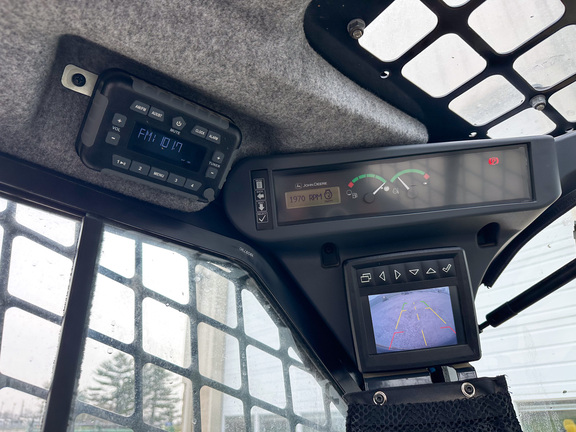 2023 John-Deere 325G