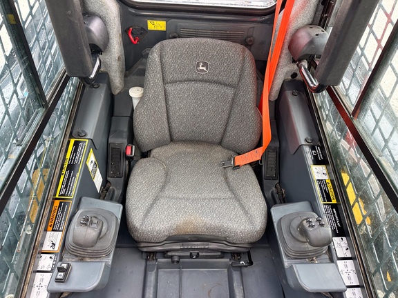 2023 John-Deere 325G