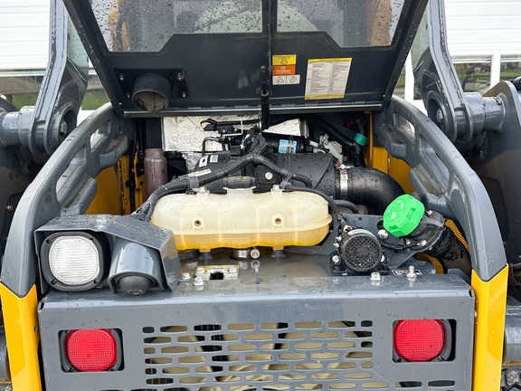 2023 John-Deere 325G