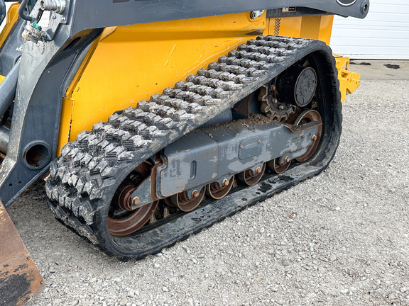 2023 John-Deere 325G