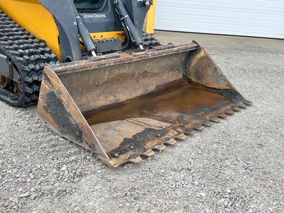 2023 John-Deere 325G