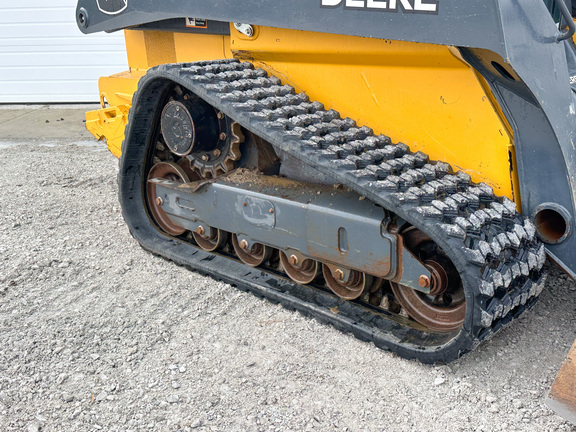 2023 John-Deere 325G