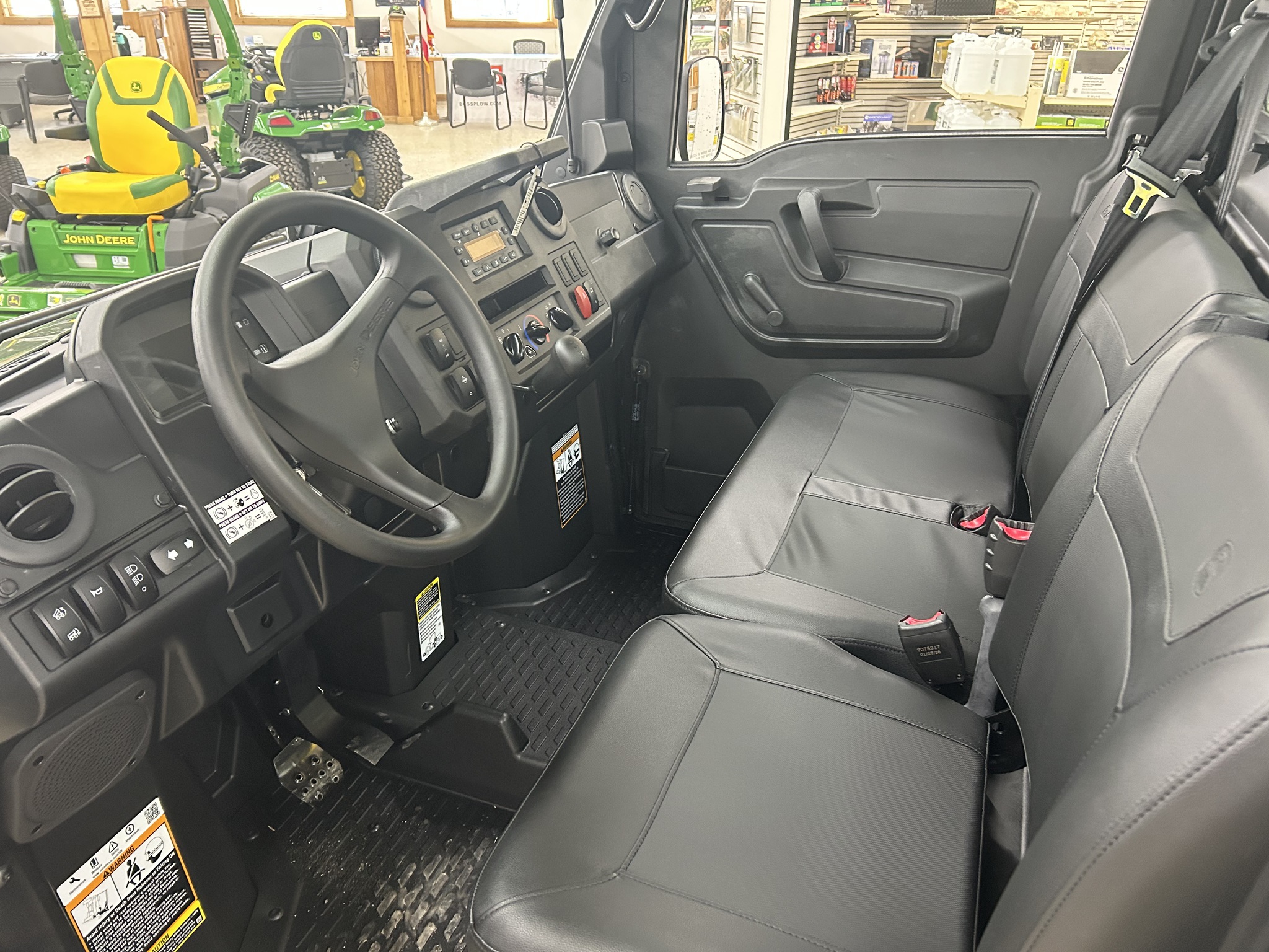 2026 John Deere XUV 845M HVAC Cab Image 8