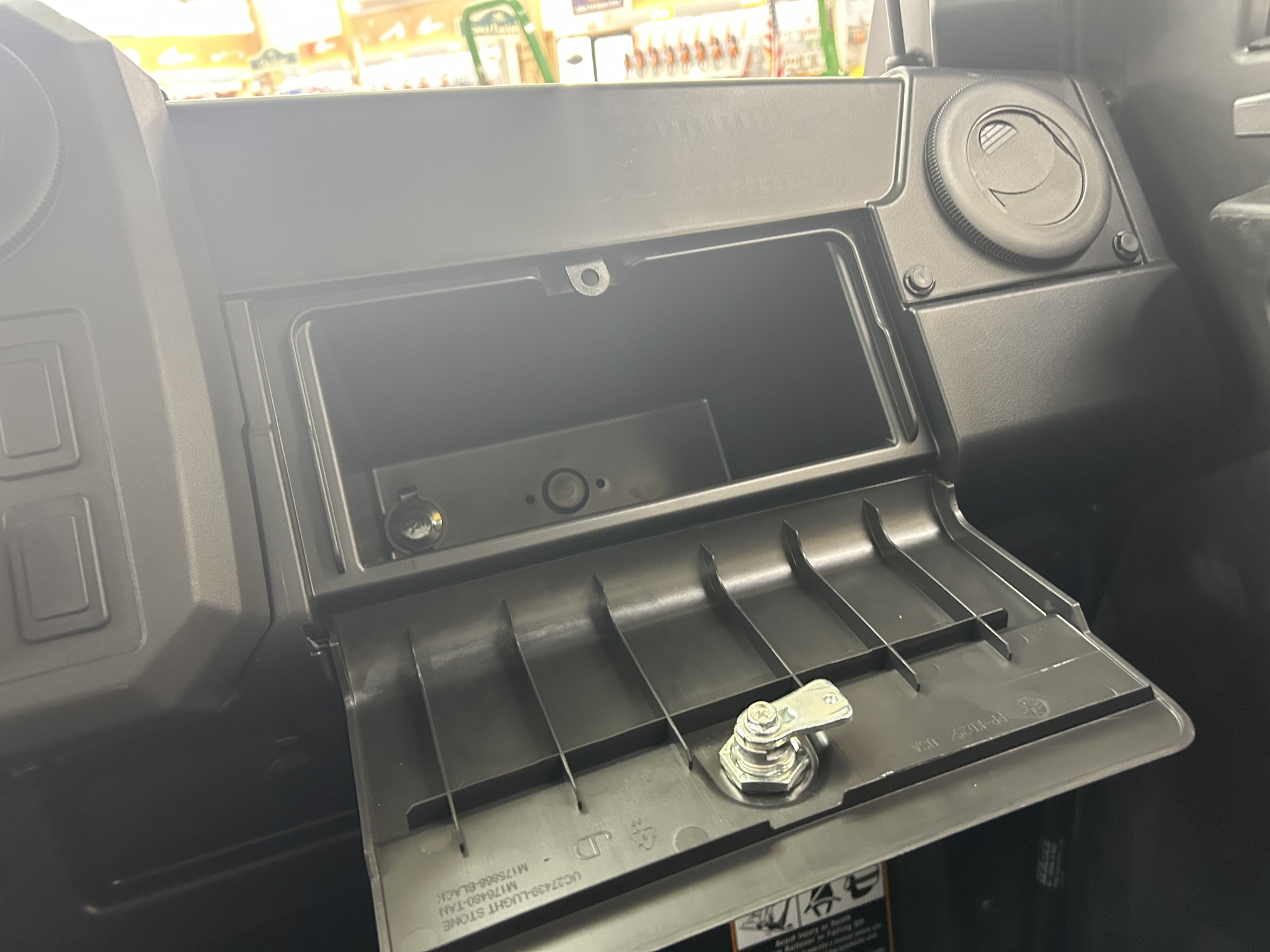 2026 John Deere XUV 845M HVAC Cab Image 11