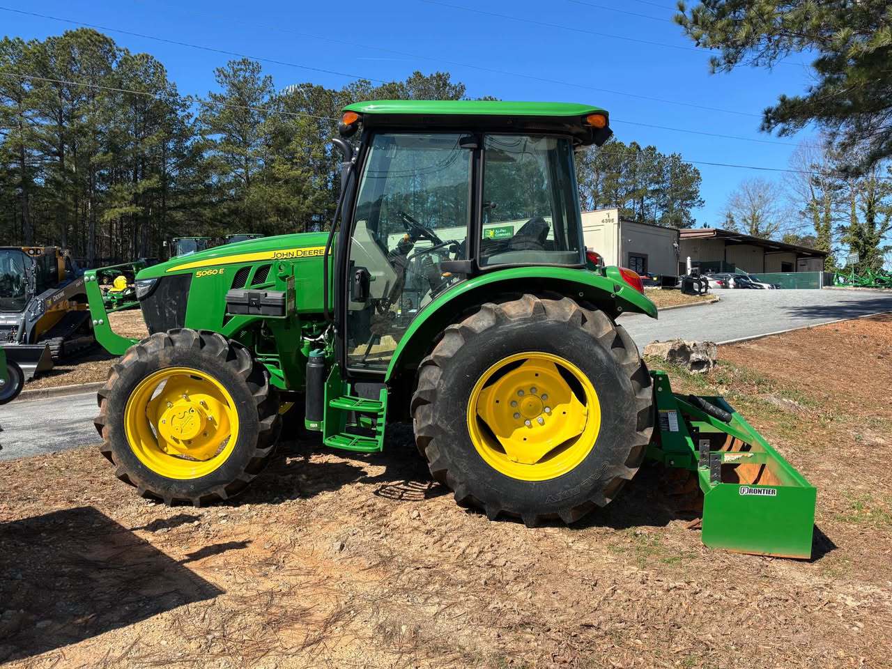 John Deere 5060E Image 3