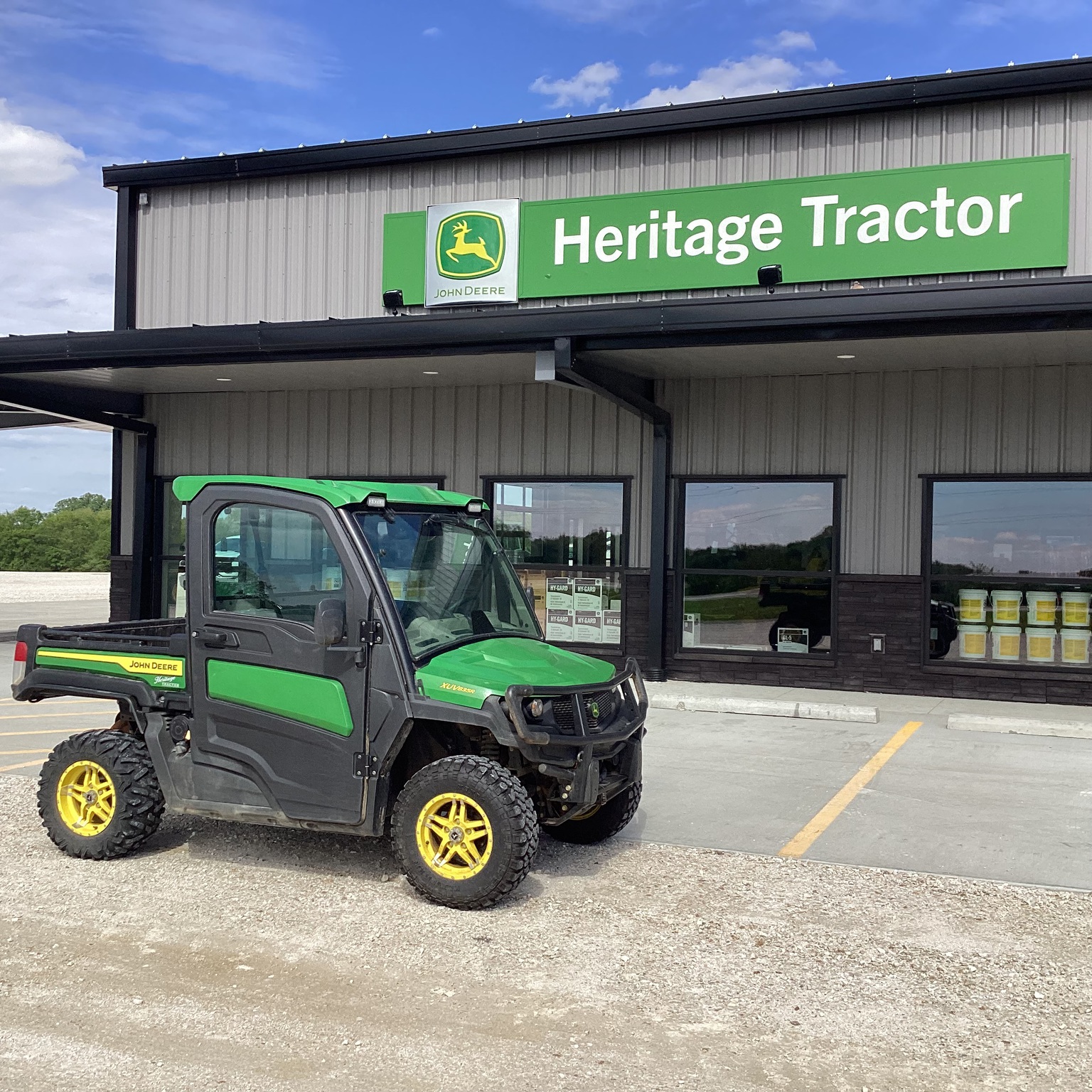  2024 John Deere XUV 835R at Heritage Tractor in Rockport, IL