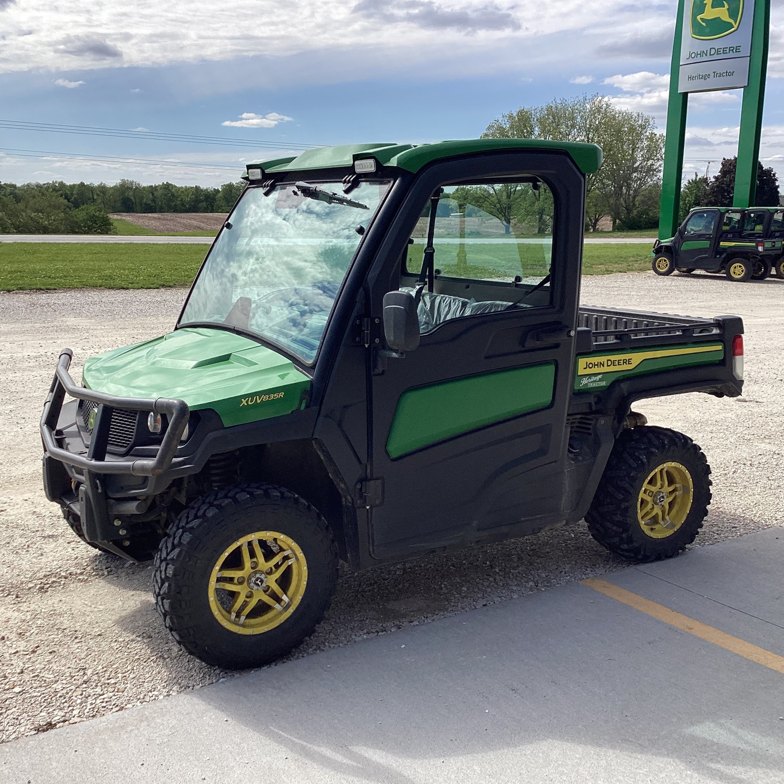  2024 John Deere XUV 835R at Heritage Tractor in Rockport, IL