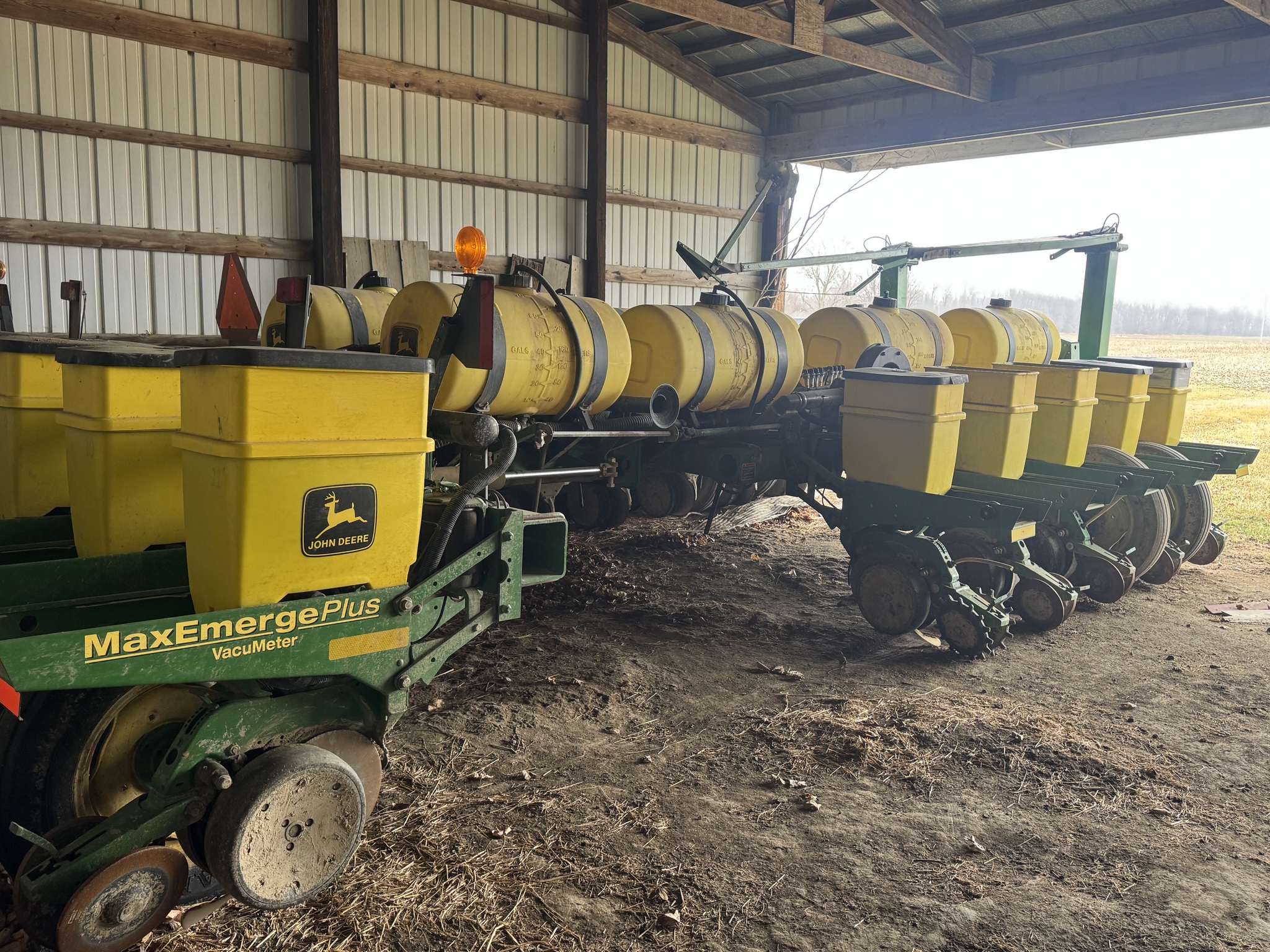 2000 John Deere 1770 Image 4