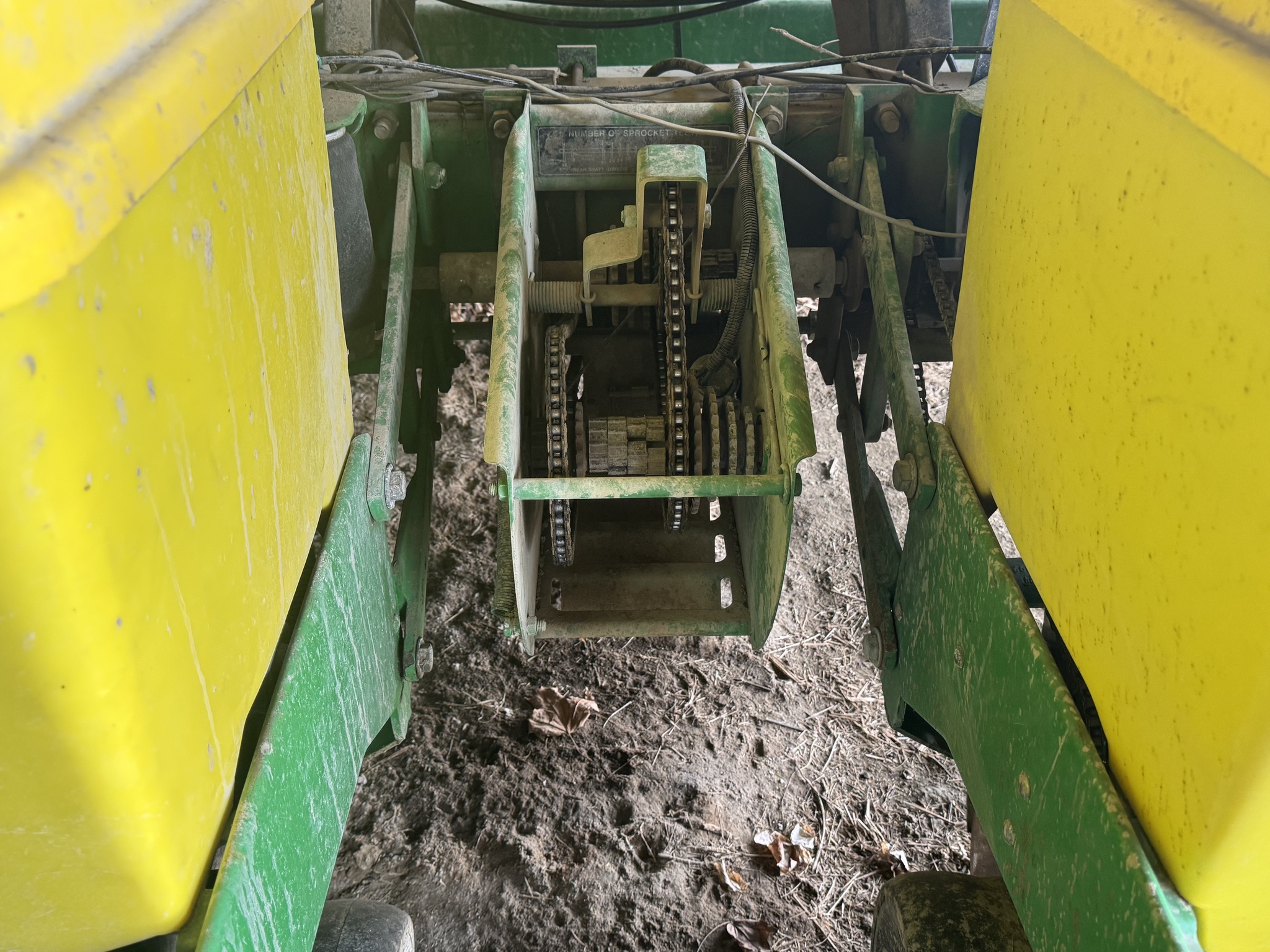 2000 John Deere 1770 Image 6