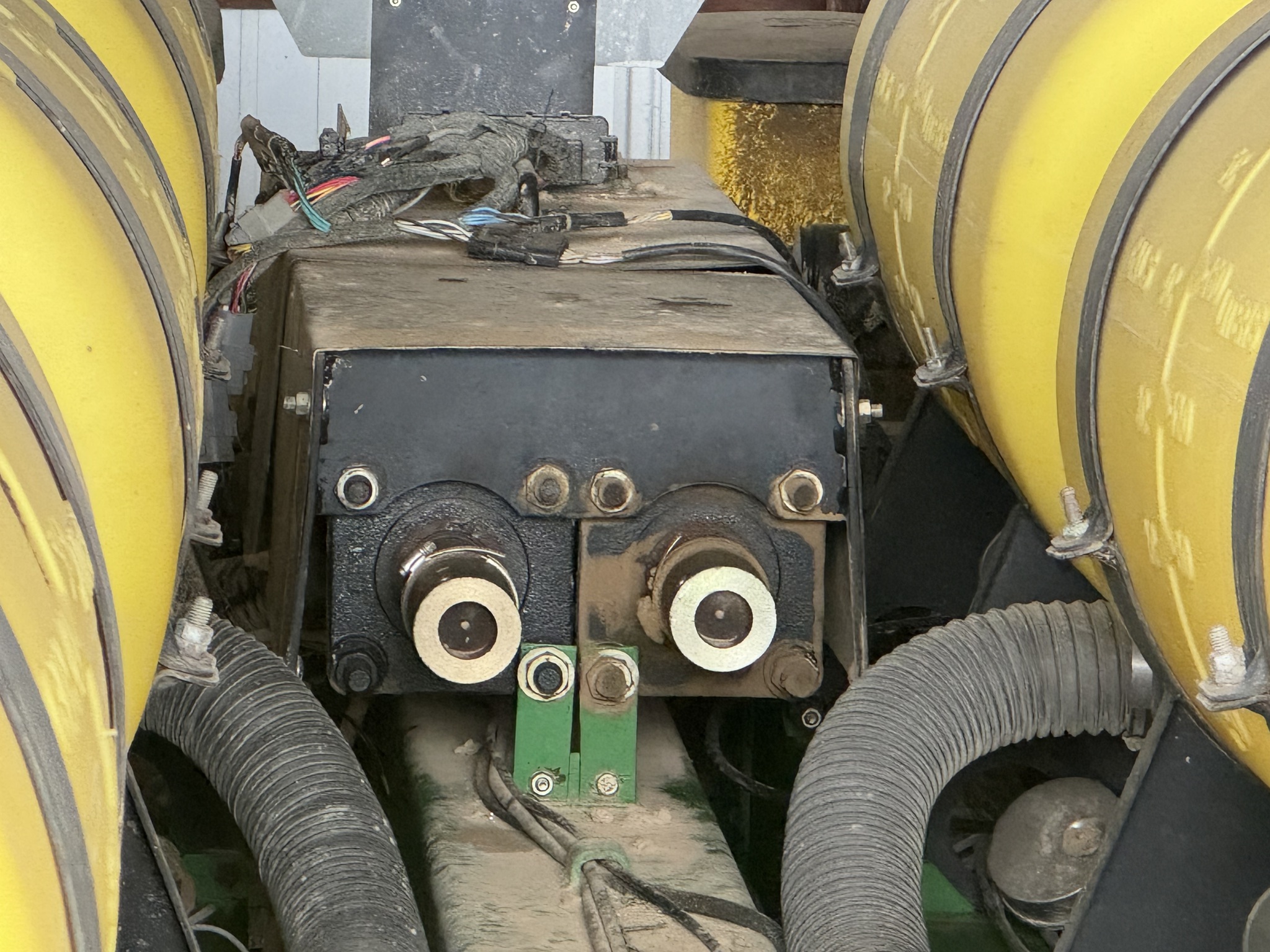 2000 John Deere 1770 Image 11