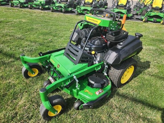 2025 John-Deere Q820M
